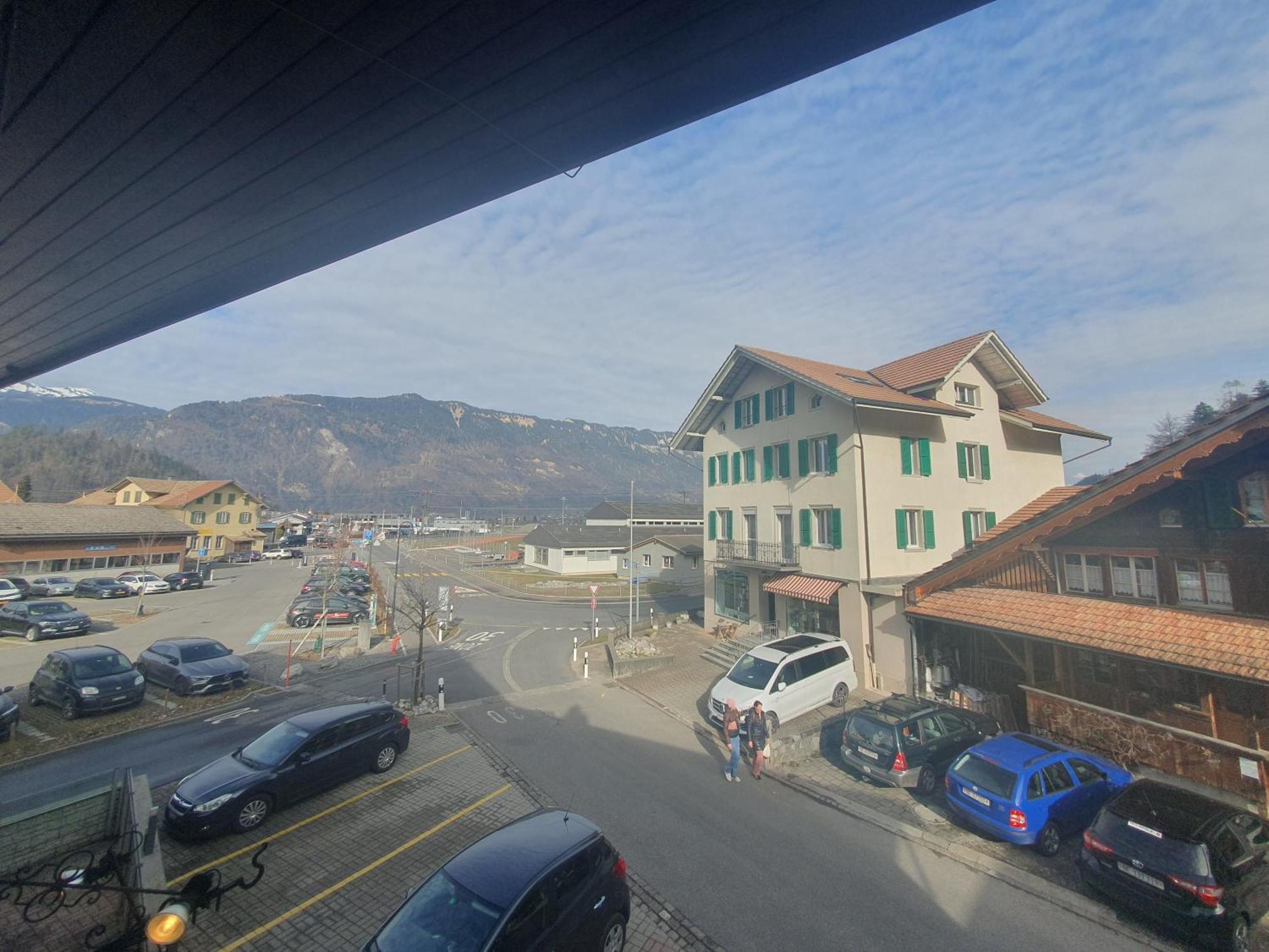 Gasthof Hirschen In Wilderswil Oda fotoğraf