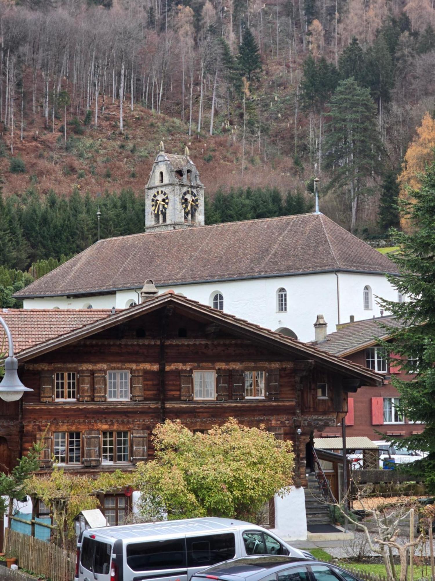 Gasthof Hirschen In Wilderswil Oda fotoğraf