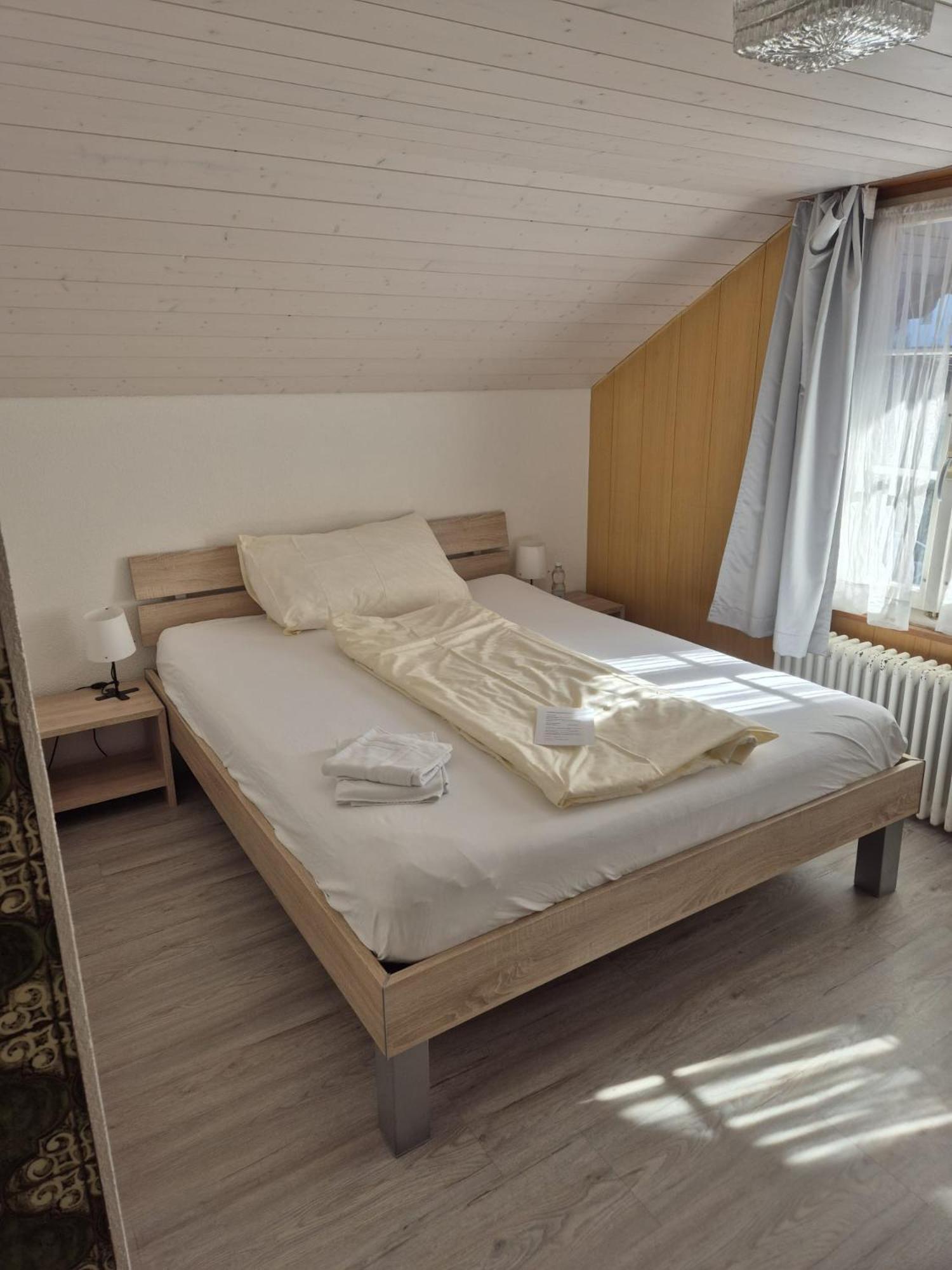 Gasthof Hirschen In Wilderswil Oda fotoğraf